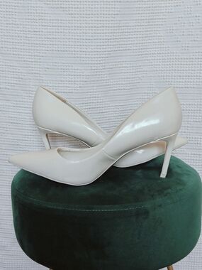 ALDO White Pointed Toe Stiletto Pumps Office Classic Bridal Shoes Size 11 EUC